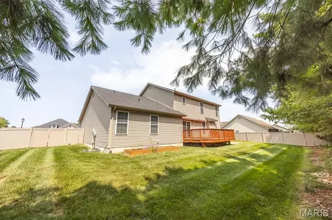 Exterior - 707 Wheatfield Rd, O'fallon, IL 62269 photo 8 of 10