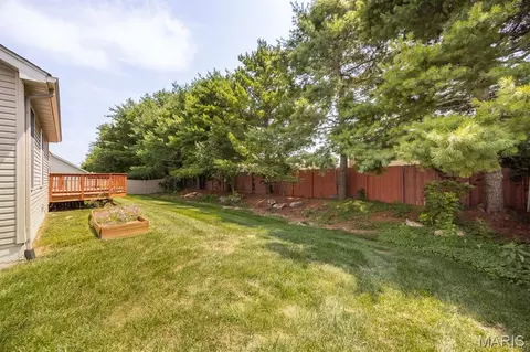 Exterior - 707 Wheatfield Rd, O'fallon, IL 62269 photo 7 of 10