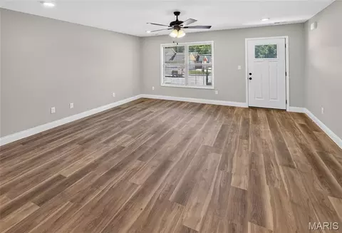 Living - 5178 Caney Fork St, Jackson, MO 63755 photo 2 of 4