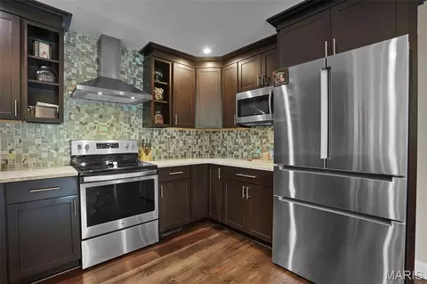 Kitchen - 1863 Highway 100, Pacific, MO 63069 photo 5 of 5
