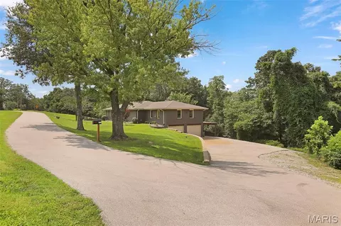 Exterior - 1863 Highway 100, Pacific, MO 63069 photo 8 of 22