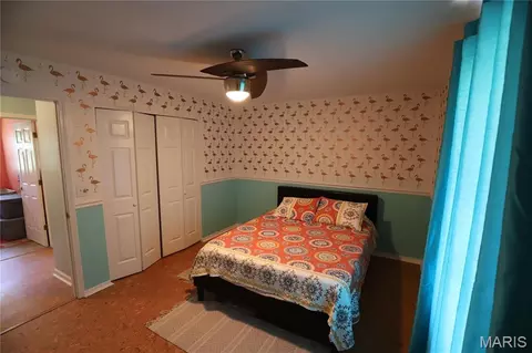 Bedroom - 11697 John Emling Rd, Bismarck, MO 63624 photo 3 of 6