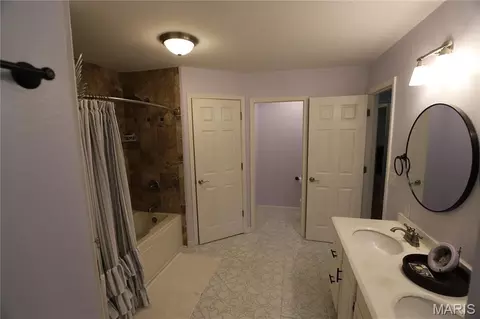 Bath - 11697 John Emling Rd, Bismarck, MO 63624 photo 4 of 4
