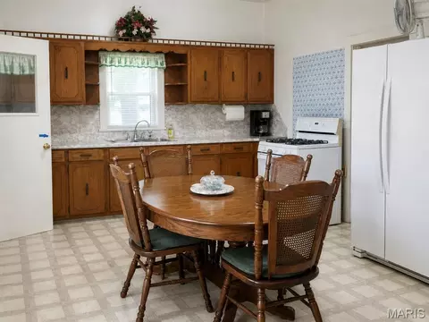 Kitchen - 504 Sarff Ave, Gideon, MO 63848 photo 1 of 2