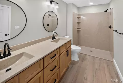 Bath - 5176 Caney Fork St, Jackson, MO 63755 photo 2 of 3