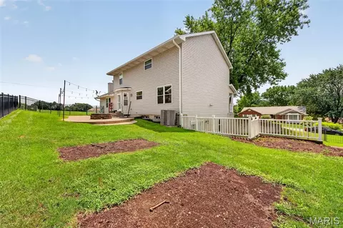 Exterior - 701 Loretta Dr, O'fallon, MO 63366 photo 15 of 17