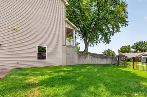 Exterior - 701 Loretta Dr, O'fallon, MO 63366 photo 13 of 17