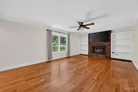 Living - 701 Loretta Dr, O'fallon, MO 63366 photo 5 of 13