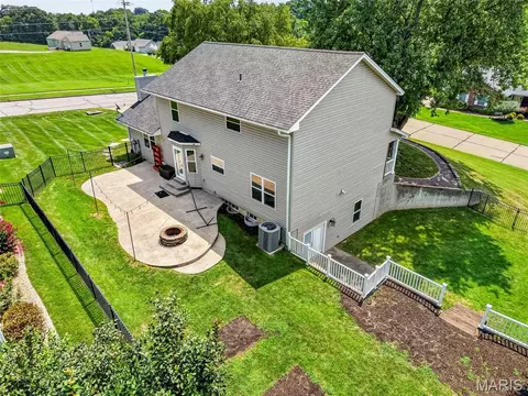 Exterior - 701 Loretta Dr, O'fallon, MO 63366 photo 11 of 17