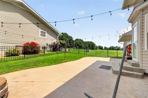 Exterior - 701 Loretta Dr, O'fallon, MO 63366 photo 9 of 17