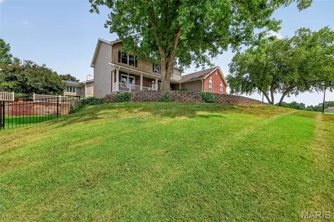 Exterior - 701 Loretta Dr, O'fallon, MO 63366 photo 2 of 17