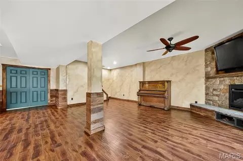 Living - 701 Loretta Dr, O'fallon, MO 63366 photo 11 of 13