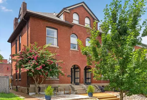 1305 Dolman St #1305, Saint Louis, MO 63104