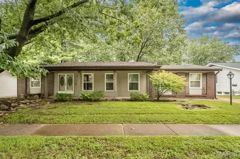 2145 Jenkee Dr, Florissant, MO 63031