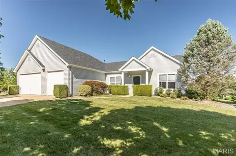 865 Bellerive Manor Dr, Saint Louis, MO 63141