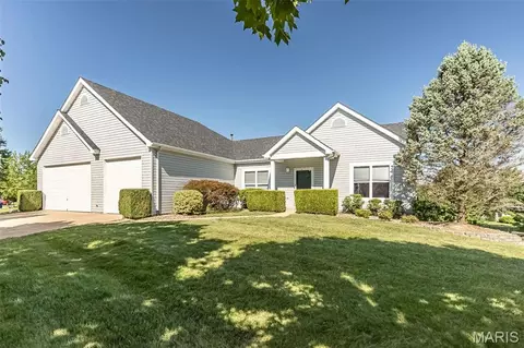 865 Bellerive Manor Dr, Saint Louis, MO 63141