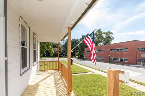 Exterior - 629 E C St, Belleville, IL 62220 photo 3 of 7