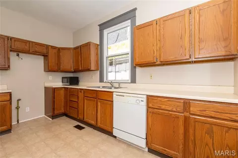 Kitchen - 629 E C St, Belleville, IL 62220 photo 2 of 3