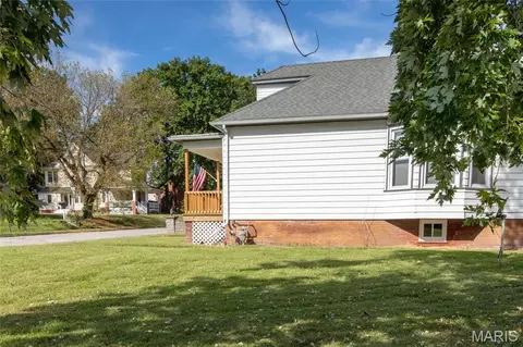 Exterior - 629 E C St, Belleville, IL 62220 photo 7 of 7