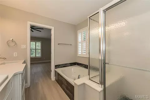 Bath - 537 Boulder River Dr, O'fallon, MO 63368 photo 3 of 4