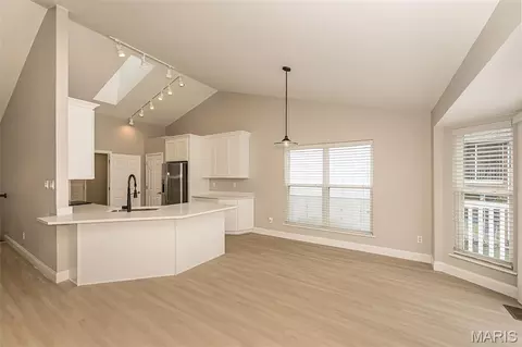 Living - 537 Boulder River Dr, O'fallon, MO 63368 photo 5 of 6