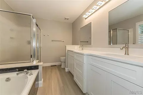 Bath - 537 Boulder River Dr, O'fallon, MO 63368 photo 2 of 4
