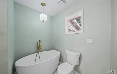 Bath - 807 Lariat Ln, Rolla, MO 65401 photo 2 of 4