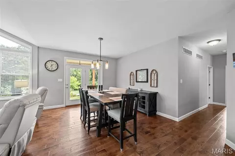 Dining - 270 Vatterott Farm Rd, Pacific, MO 63069 photo 1 of 2