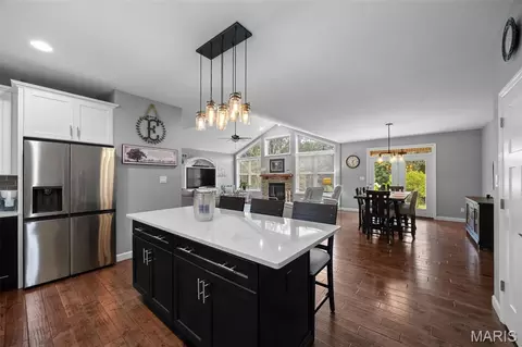 Kitchen - 270 Vatterott Farm Rd, Pacific, MO 63069 photo 2 of 4