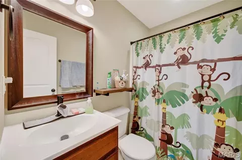 Bath - 120 Kale Ct, Saint Robert, MO 65584 photo 2 of 6