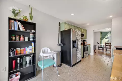 Kitchen - 120 Kale Ct, Saint Robert, MO 65584 photo 6 of 6