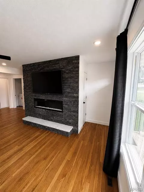 Living - 445 Manion, Sullivan, MO 63080 photo 2 of 4