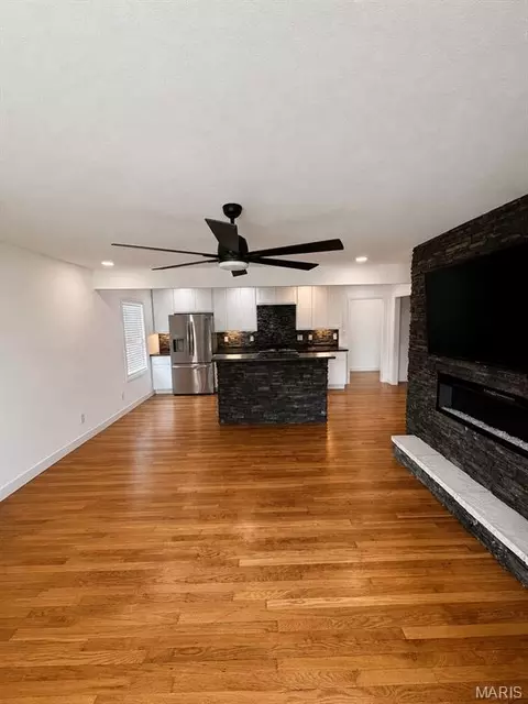 Living - 445 Manion, Sullivan, MO 63080 photo 4 of 4