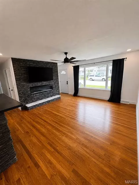 Living - 445 Manion, Sullivan, MO 63080 photo 1 of 4