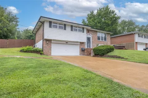Exterior - 1439 Twin Oaks Dr, Arnold, MO 63010 photo 2 of 7