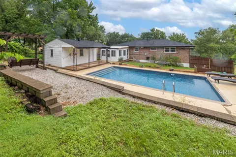 Exterior - 1439 Twin Oaks Dr, Arnold, MO 63010 photo 4 of 7
