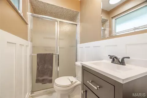 Bath - 1439 Twin Oaks Dr, Arnold, MO 63010 photo 1 of 3