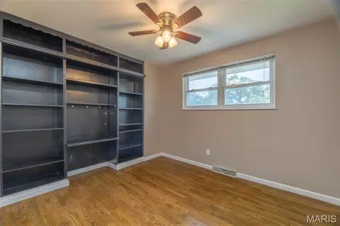 Bedroom - 1439 Twin Oaks Dr, Arnold, MO 63010 photo 2 of 3