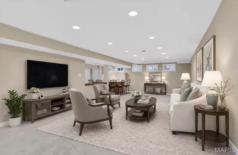 Living - 259 Cheval Square Dr, Chesterfield, MO 63005 photo 2 of 2