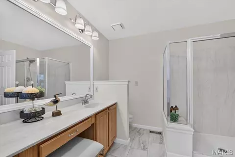 Bath - 259 Cheval Square Dr, Chesterfield, MO 63005 photo 1 of 5