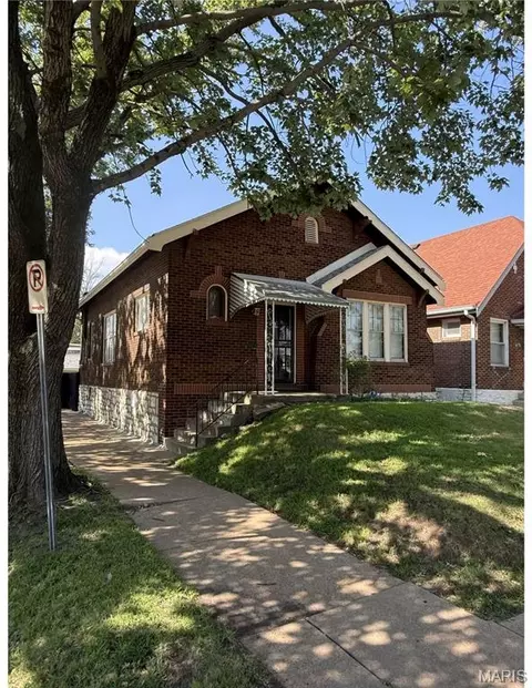 4000 Mcdonald Ave, Saint Louis, MO 63116