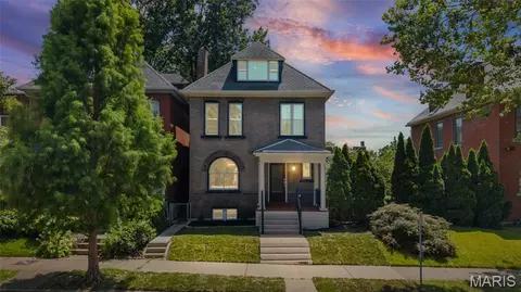 3950 Shenandoah Ave, Saint Louis, MO 63110