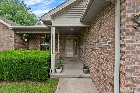 Exterior - 815 Pecan Ln, Jackson, MO 63755 photo 2 of 9