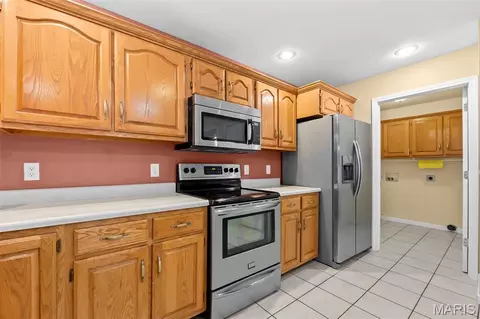 Kitchen - 815 Pecan Ln, Jackson, MO 63755 photo 2 of 4