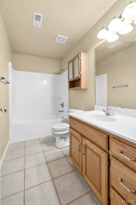 Bath - 815 Pecan Ln, Jackson, MO 63755 photo 4 of 4