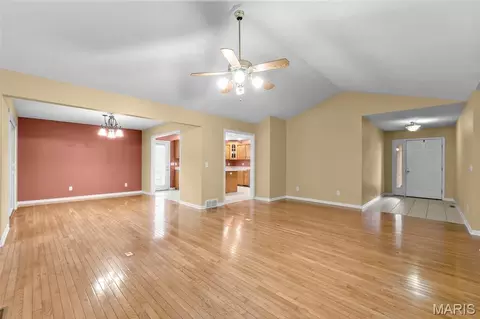 Living - 815 Pecan Ln, Jackson, MO 63755 photo 2 of 3