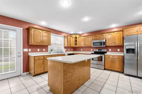 Kitchen - 815 Pecan Ln, Jackson, MO 63755 photo 4 of 4