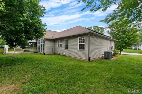 Exterior - 815 Pecan Ln, Jackson, MO 63755 photo 8 of 9