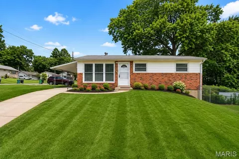 7834 Fleta St, Saint Louis, MO 63123