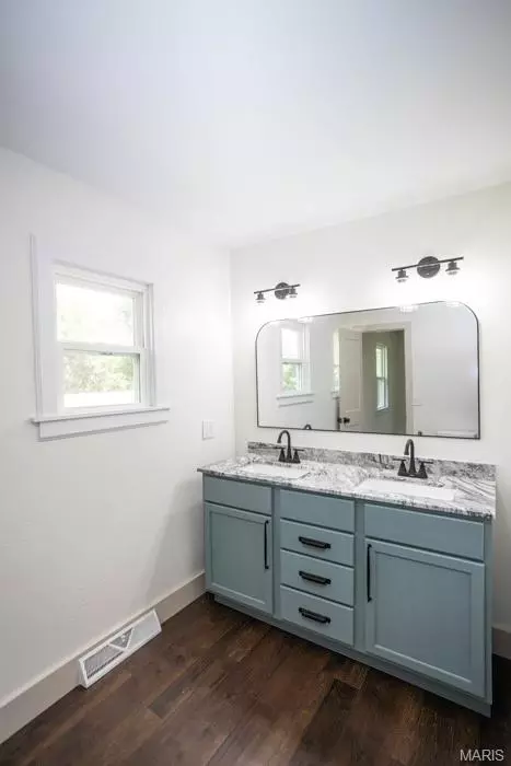 Bath - 804 E Main St, Richland, MO 65556 photo 4 of 7